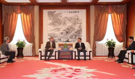 孫偉會(huì)見SBM公司戰(zhàn)略發(fā)展執(zhí)行董事Bernard Van Leggelo