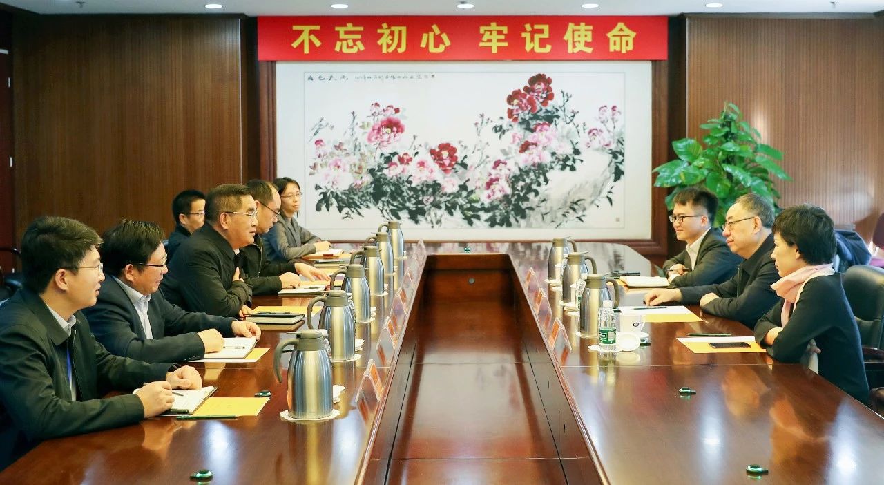 姜仁鋒會見中國國新黨委委員、總會計師劉學詩 